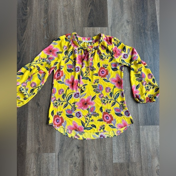 Black Rainn floral blouse.  Women’s size medium.  Bright and colorful! - Picture 1 of 7